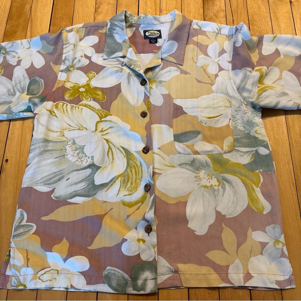 Tommy Bahama 100% silk short sleeve collared button up shirt womens M